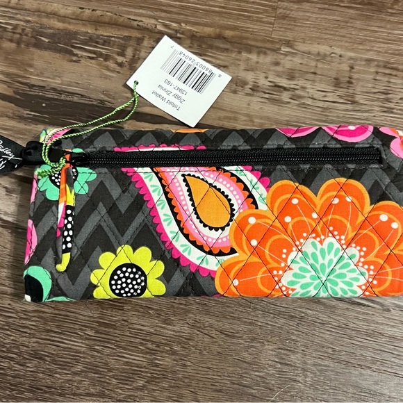NWT Vera Bradley Ziggy Zinnia Quilted Wallet - Picture 2 of 5